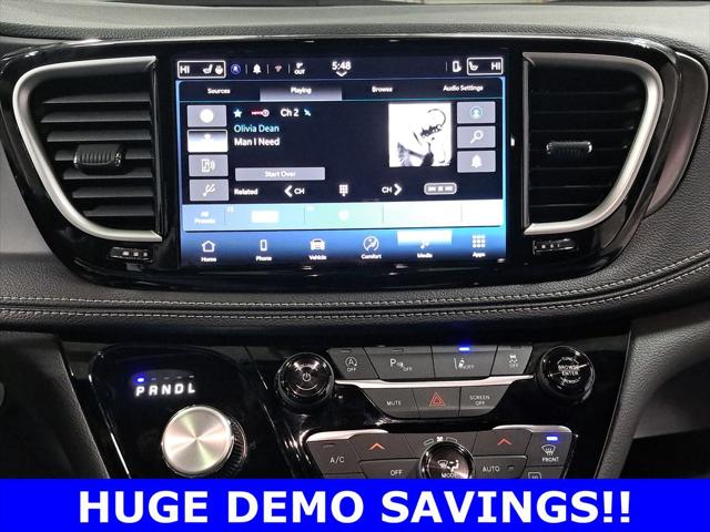 2026 Chrysler Pacifica Select AWD
