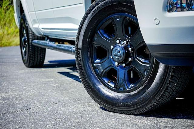 2018 RAM 3500 Laramie Crew Cab 4x4 64 Box 2018 RAM 3500 Laramie Crew Cab 4x4 64 Box