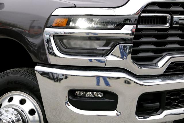 2026 RAM Ram 3500 RAM 3500 TRADESMAN CREW CAB 4X4 8 BOX
