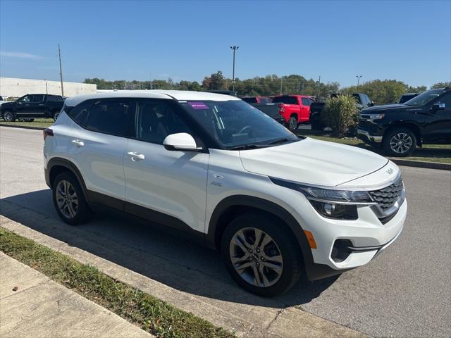 2023 Kia Seltos LX 2023 Kia Seltos LX