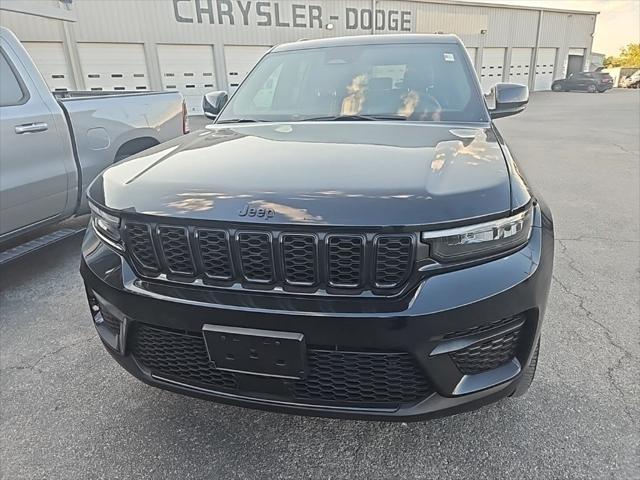 2023 Jeep Grand Cherokee Altitude 4x2