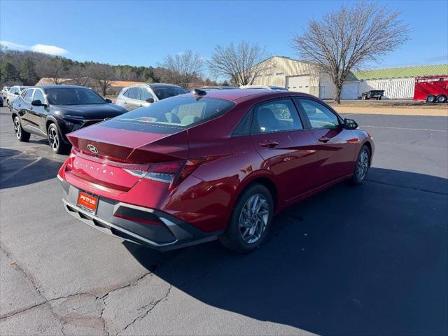 2024 Hyundai Elantra SEL 2024 Hyundai Elantra SEL