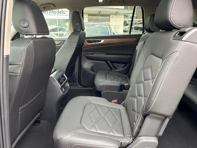 2026 Volkswagen Atlas SE with Technology