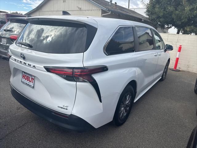 2022 Toyota Sienna LE