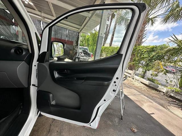 2017 Nissan NV200 S