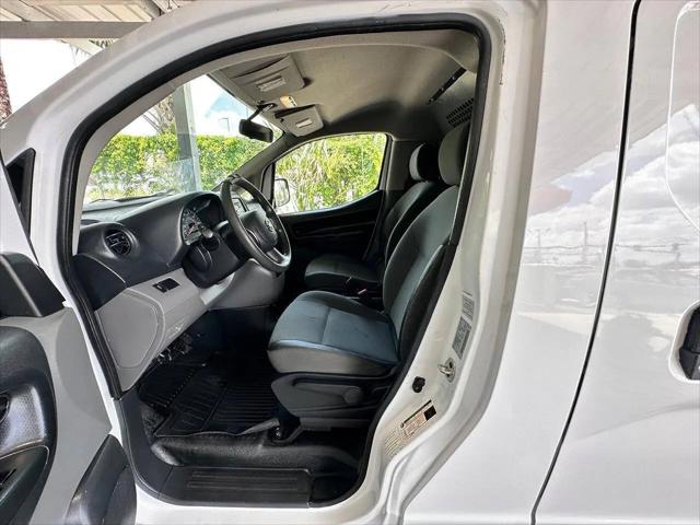 2017 Nissan NV200 S