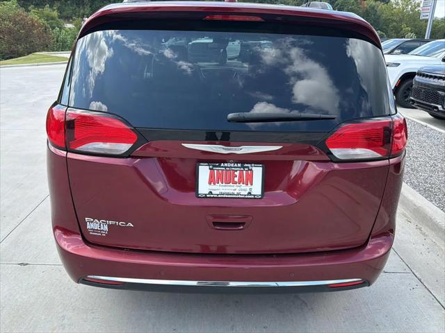 2017 Chrysler Pacifica Touring-L Plus