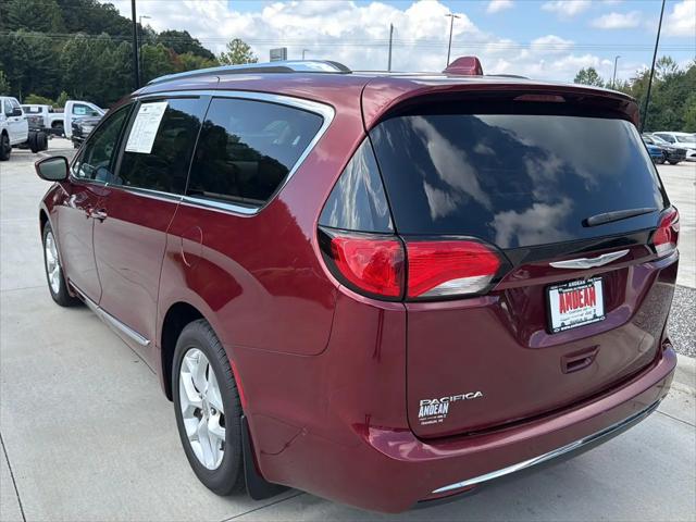 2017 Chrysler Pacifica Touring-L Plus