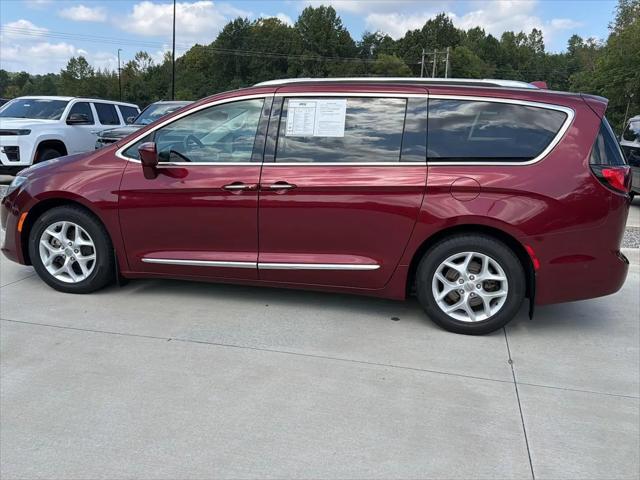 2017 Chrysler Pacifica Touring-L Plus