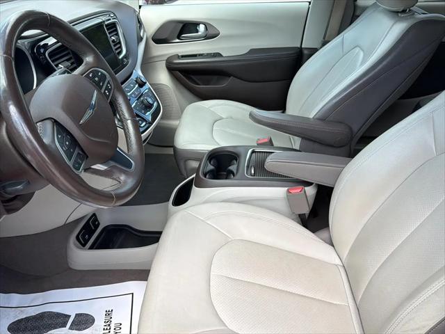 2017 Chrysler Pacifica Touring-L Plus