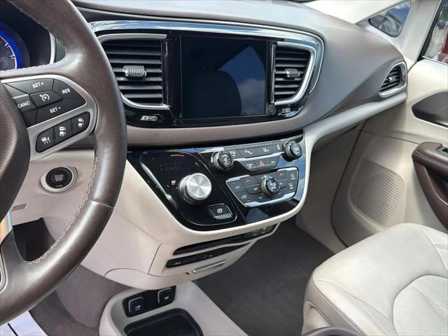 2017 Chrysler Pacifica Touring-L Plus