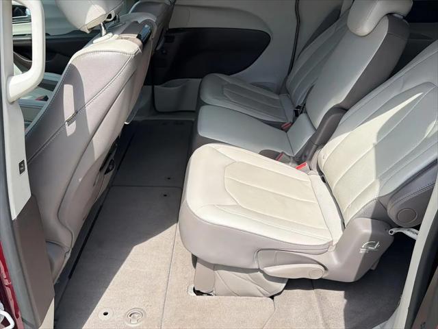 2017 Chrysler Pacifica Touring-L Plus