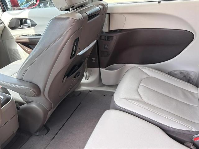 2017 Chrysler Pacifica Touring-L Plus