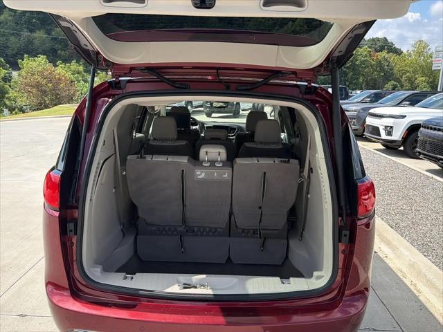 2017 Chrysler Pacifica Touring-L Plus