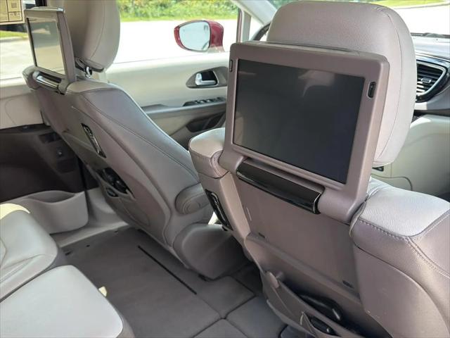2017 Chrysler Pacifica Touring-L Plus