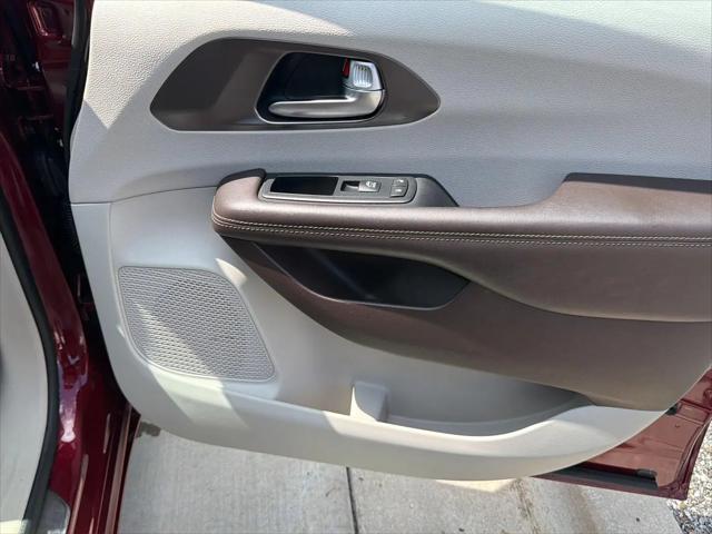 2017 Chrysler Pacifica Touring-L Plus
