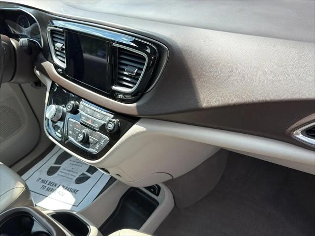 2017 Chrysler Pacifica Touring-L Plus