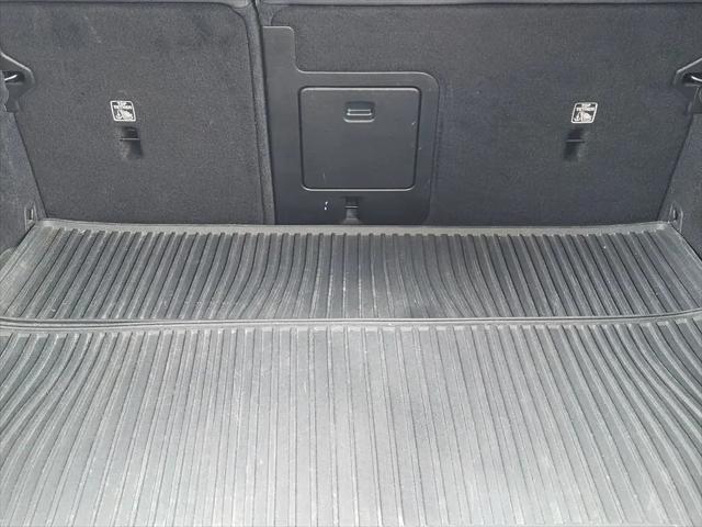 2023 Volvo XC60 Recharge T8 Plus Dark Theme