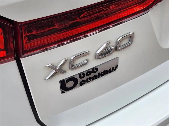 2023 Volvo XC60 Recharge T8 Plus Dark Theme
