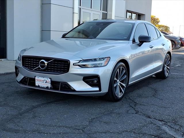 2022 Volvo S60 B5 Momentum