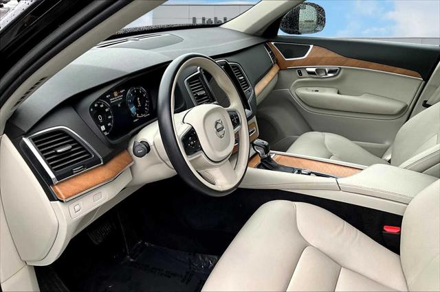 2022 Volvo XC90 T6 Momentum 6 Passenger 2022 Volvo XC90 T6 Momentum 6 Passenger
