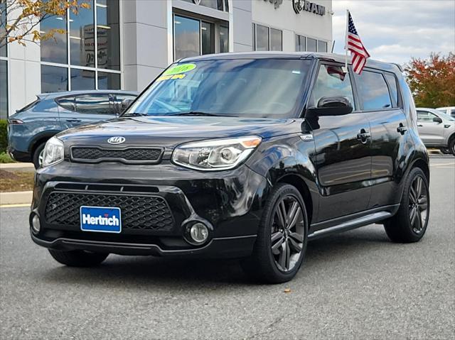 2016 Kia Soul + 2016 Kia Soul +