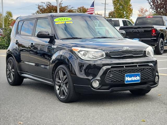 2016 Kia Soul + 2016 Kia Soul +