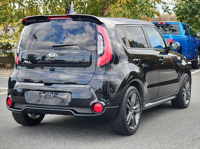 2016 Kia Soul + 2016 Kia Soul +