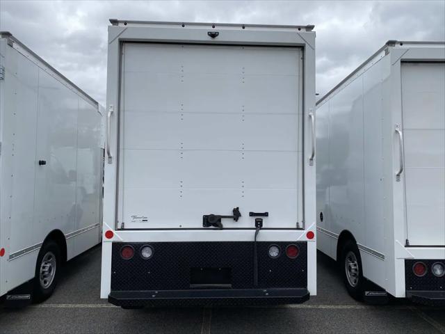 2023 GMC Savana Cutaway Work Van