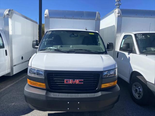 2023 GMC Savana Cutaway Work Van
