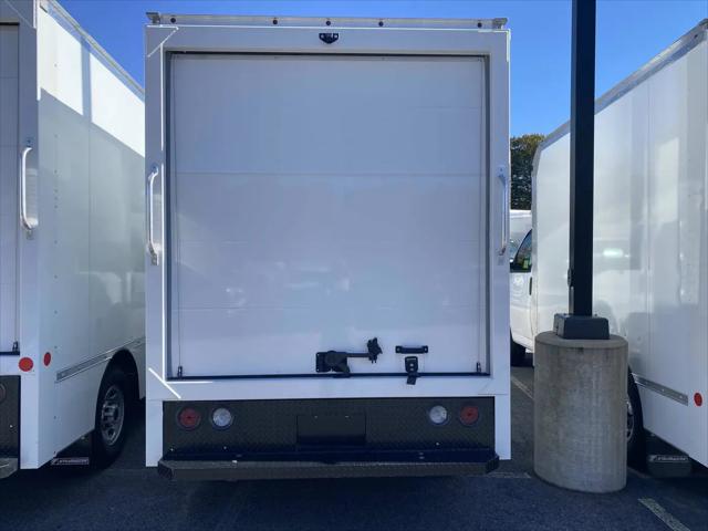 2023 GMC Savana Cutaway Work Van