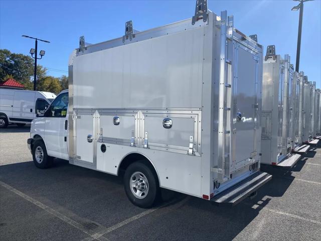 2025 Chevrolet Express Cutaway Work Van