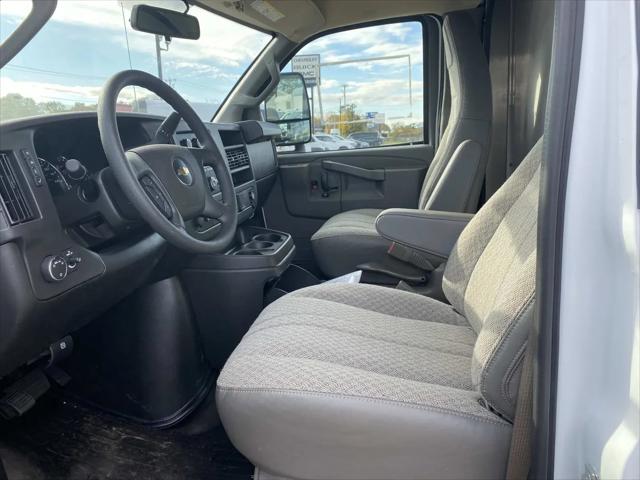 2025 Chevrolet Express Cutaway Work Van