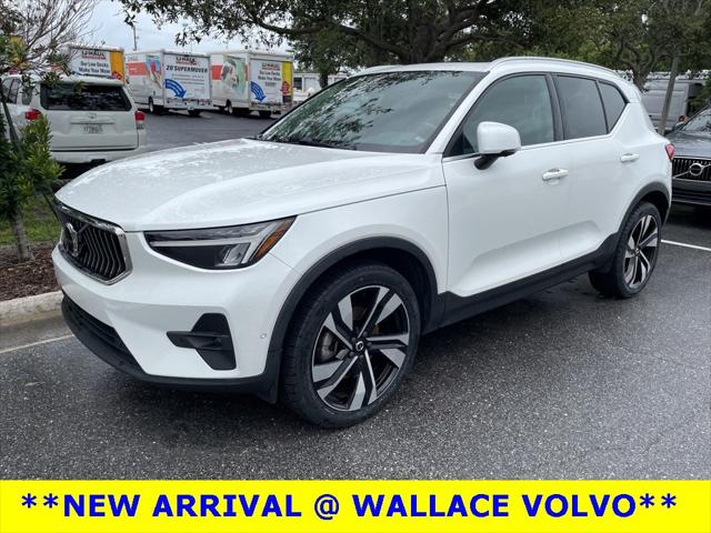 2023 Volvo XC40 B5 Ultimate Bright Theme