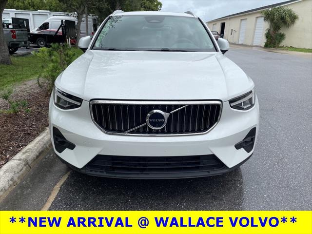 2023 Volvo XC40 B5 Ultimate Bright Theme