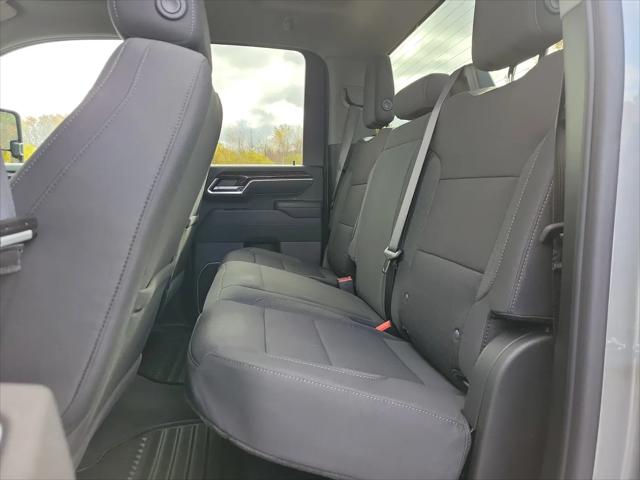 2026 GMC Sierra 2500HD Double Cab, Standard Bed, SLE, RWD