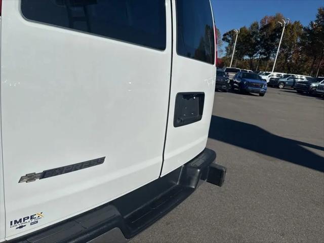 2023 Chevrolet Express Cargo Van RWD 2500 Regular Wheelbase WT