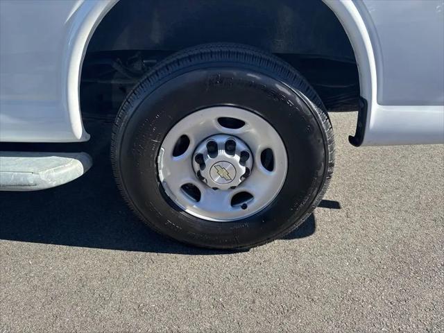 2023 Chevrolet Express Cargo Van RWD 2500 Regular Wheelbase WT