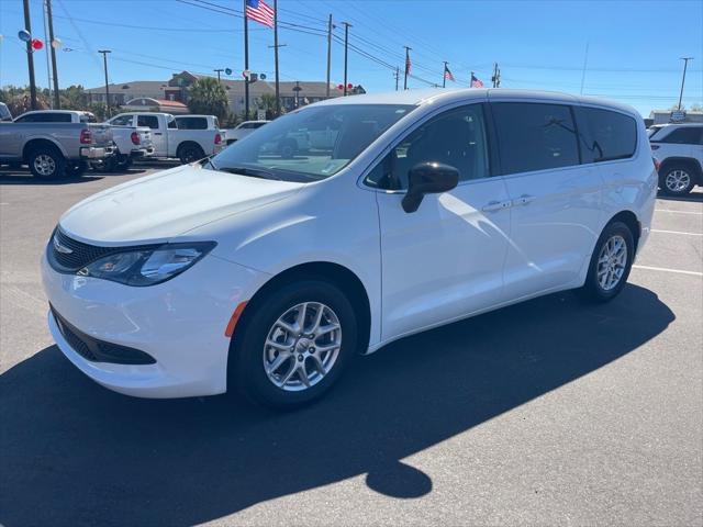 2024 Chrysler Voyager LX