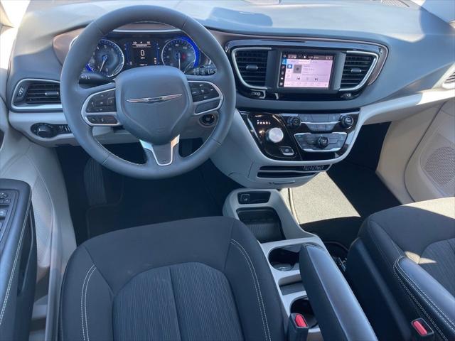 2024 Chrysler Voyager LX