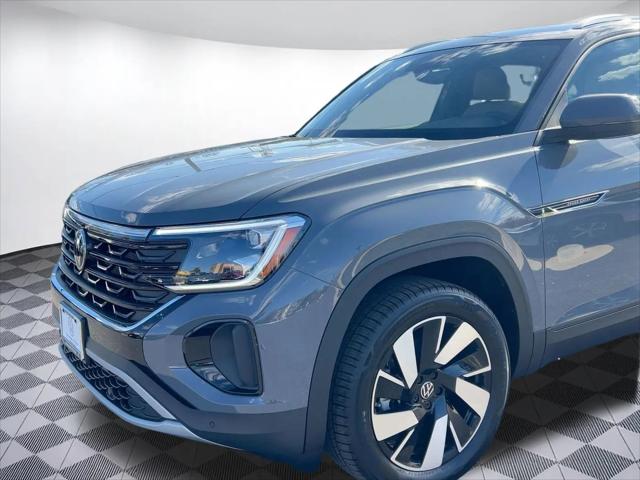 2026 Volkswagen Atlas Cross Sport SE with Technology