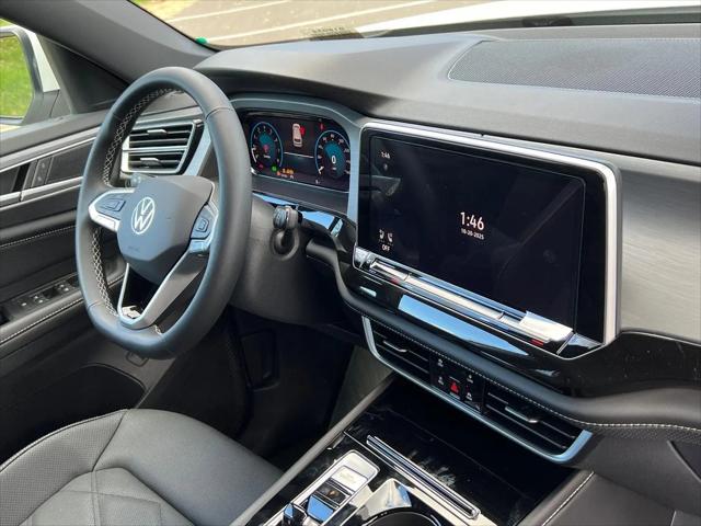2026 Volkswagen Atlas Cross Sport SE with Technology