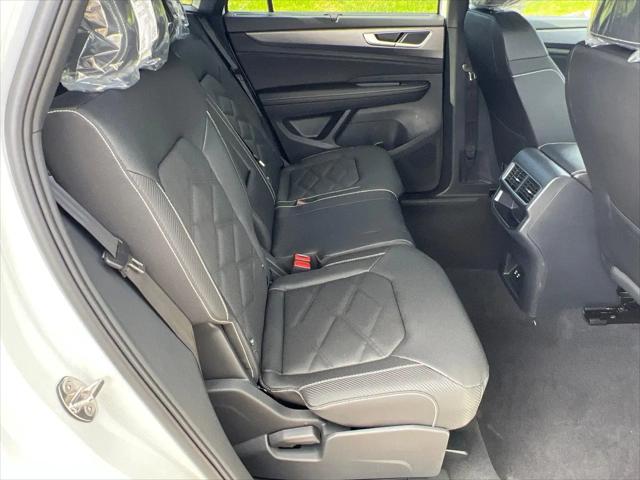 2026 Volkswagen Atlas Cross Sport SE with Technology