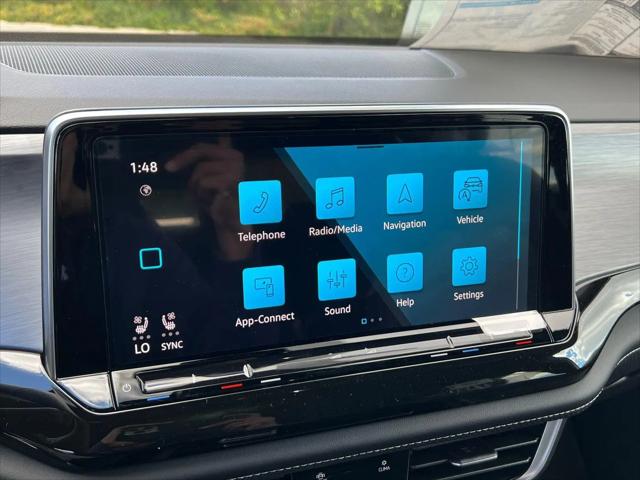 2026 Volkswagen Atlas Cross Sport SE with Technology