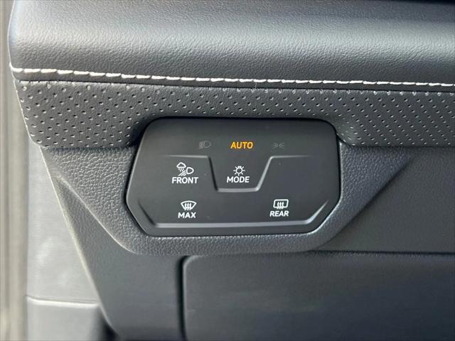 2026 Volkswagen Atlas Cross Sport SE with Technology