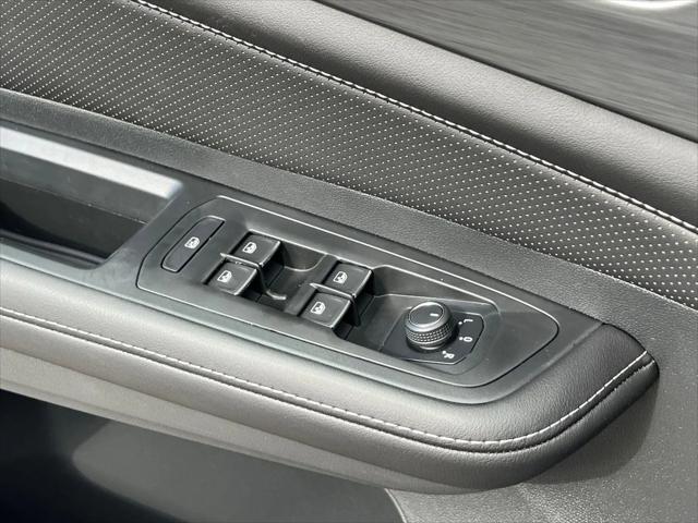 2026 Volkswagen Atlas Cross Sport SE with Technology