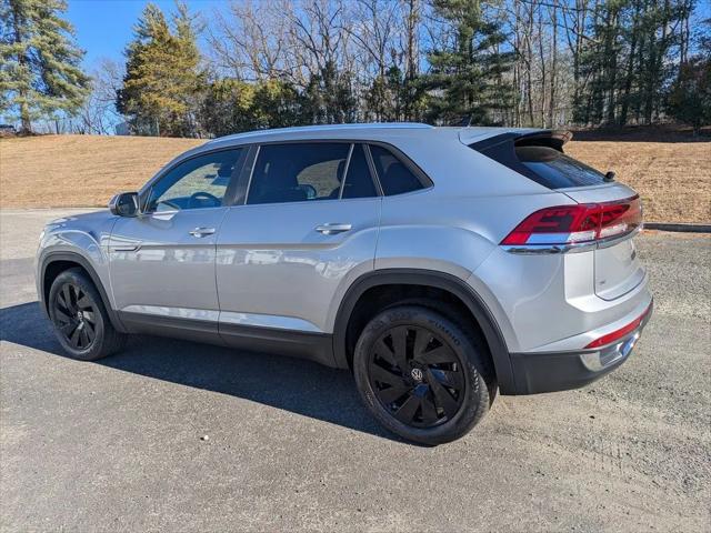 2026 Volkswagen Atlas Cross Sport SE with Technology