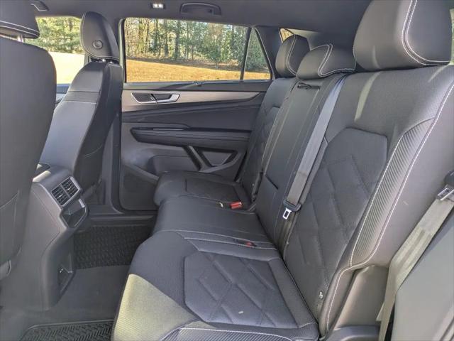 2026 Volkswagen Atlas Cross Sport SE with Technology