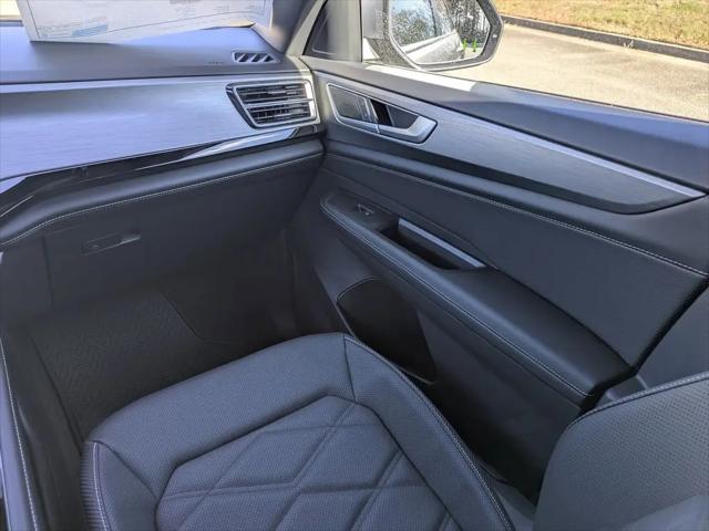 2026 Volkswagen Atlas Cross Sport SE with Technology