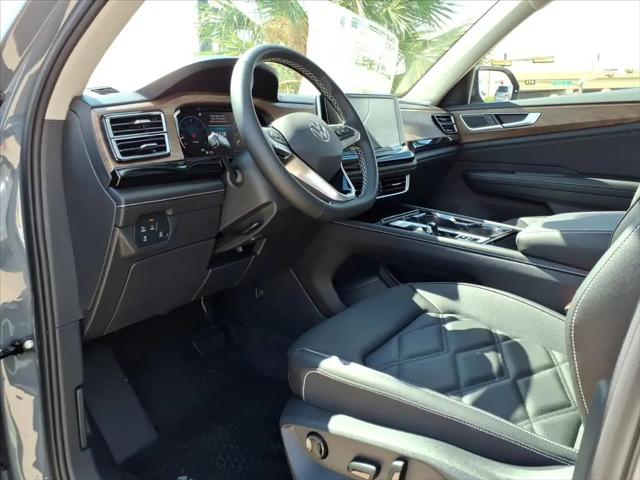 2026 Volkswagen Atlas SE with Technology